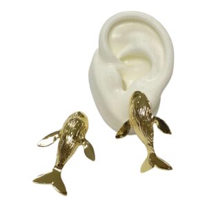Aretes Tiburón Dorado – Estilo con fuerza marina 🦈✨